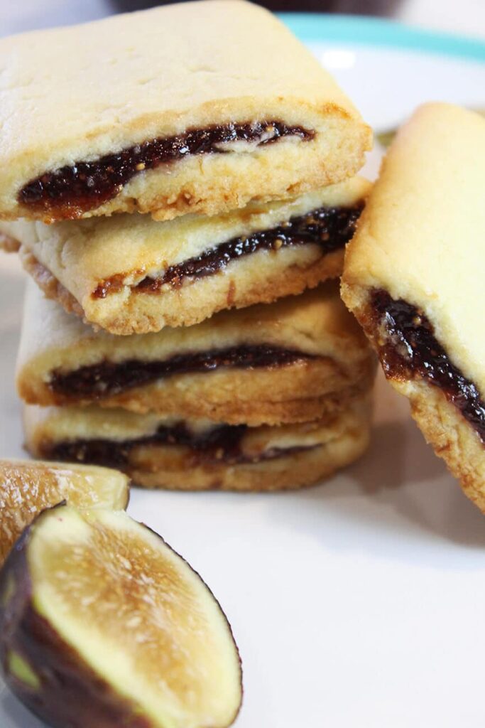 Make homemade fig newton bars