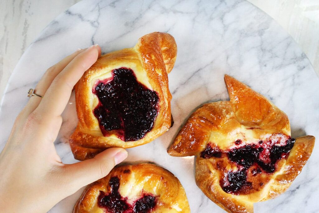 Danish pastry bread recipe with cream cheese and berries jam
