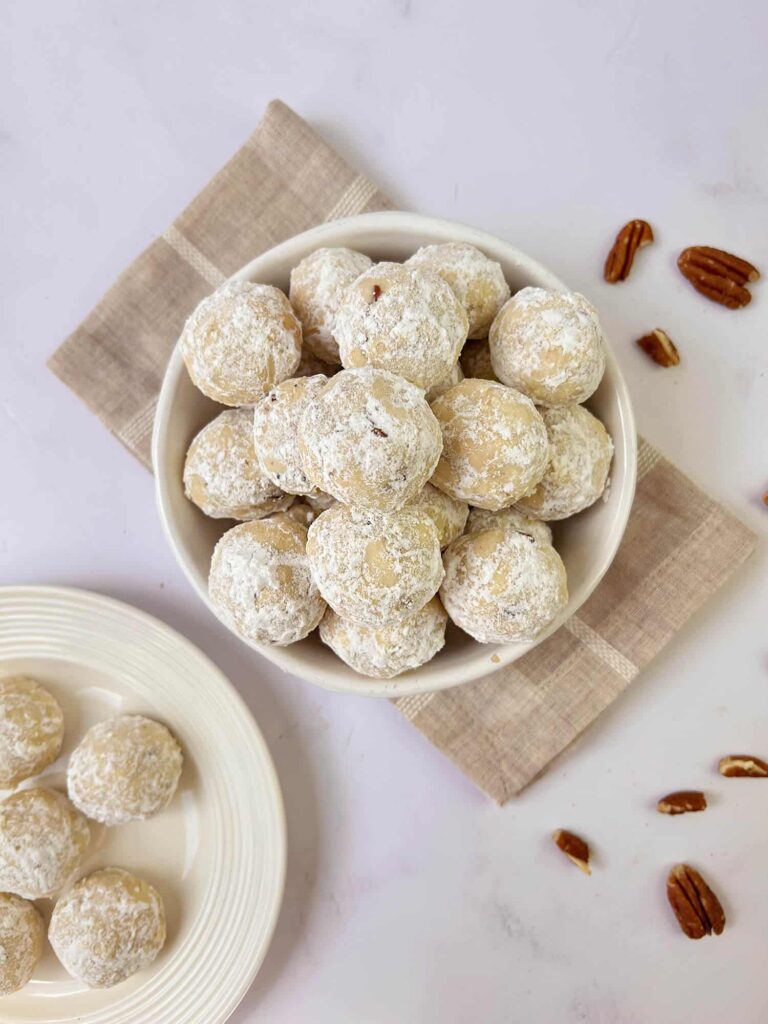 The best Pecan snowball cookies