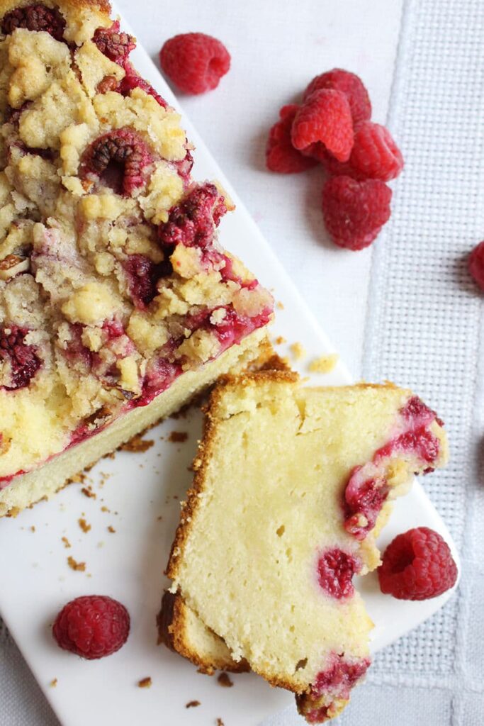 Raspberry crumble pound cake recipe