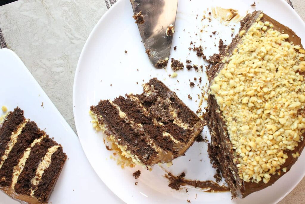 Snickers cake