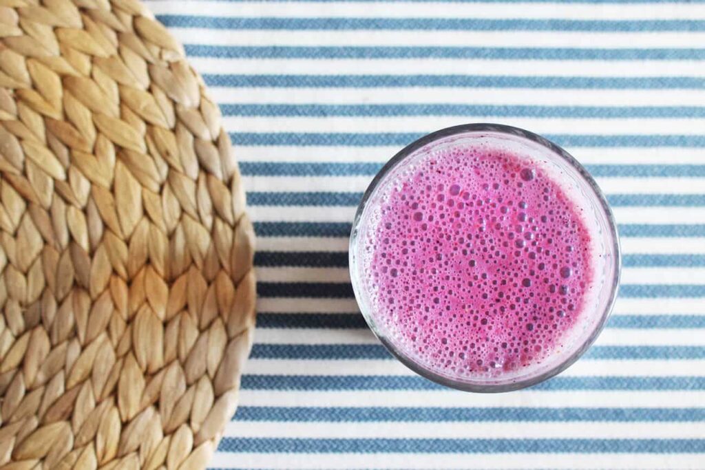 Smoothie de frutos rojos y plátano receta