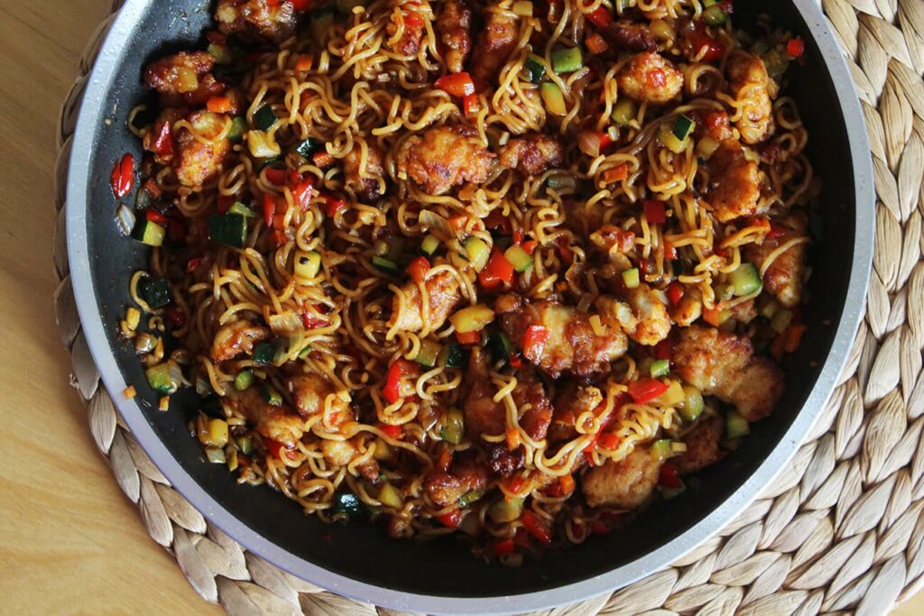 Fideos chinos fritos con pollo receta