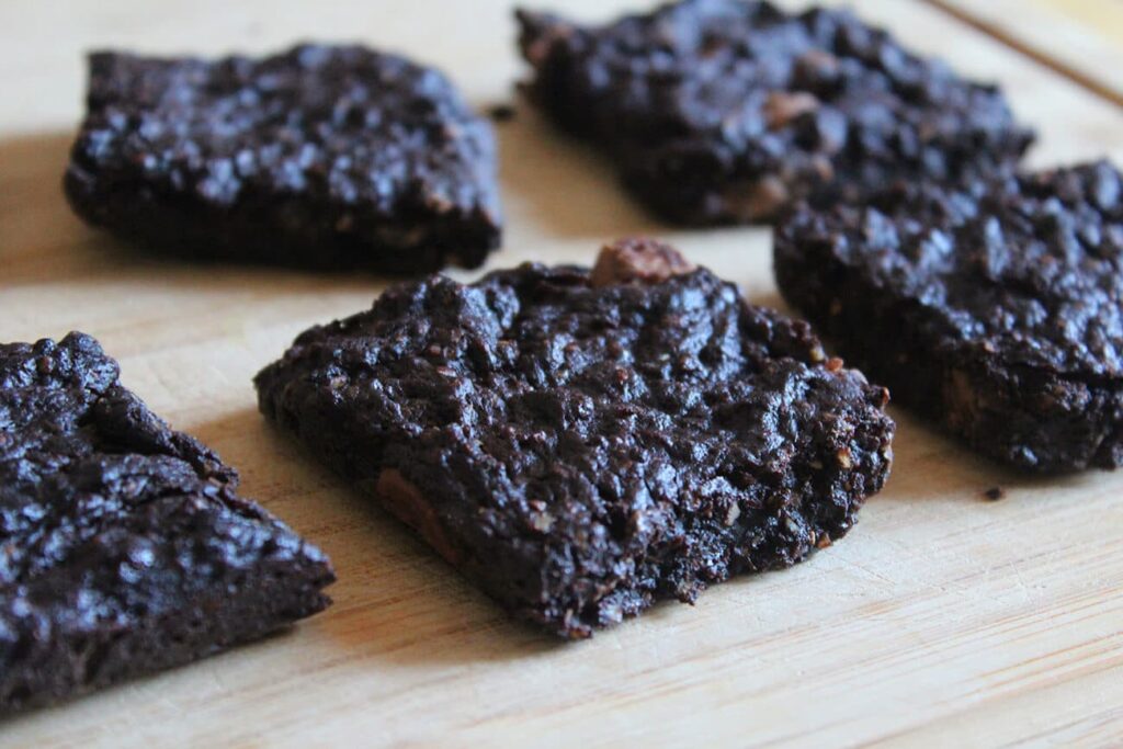 Brownies veganos con trozos extra de chocolate