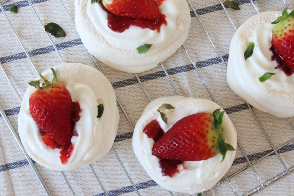 Pavlova con fresas receta
