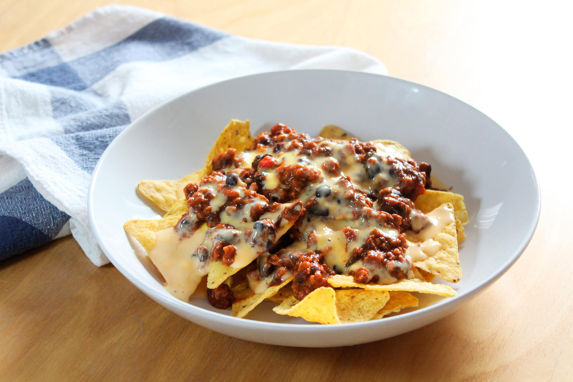 Chili nachos, a mexican recipe made by mexicans - HORNO MX