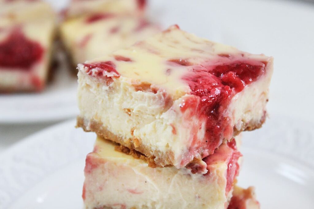 Strawberry swirl cheesecake bars