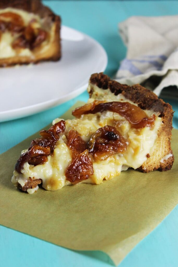 Pastry cream apple tart