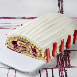 caramel berries cake roll