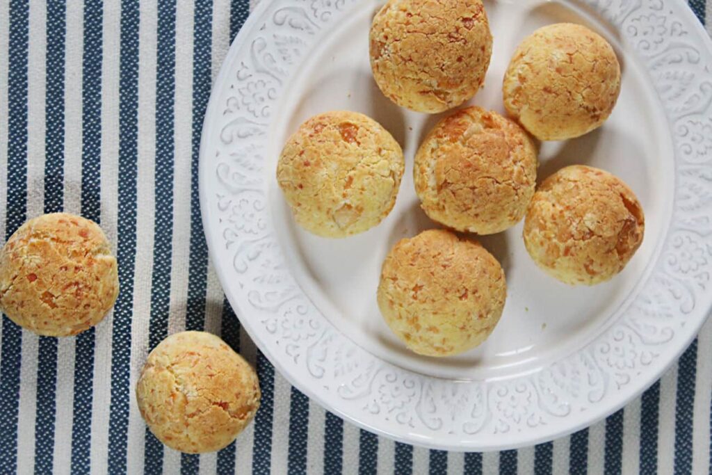 yucca bread chipa top