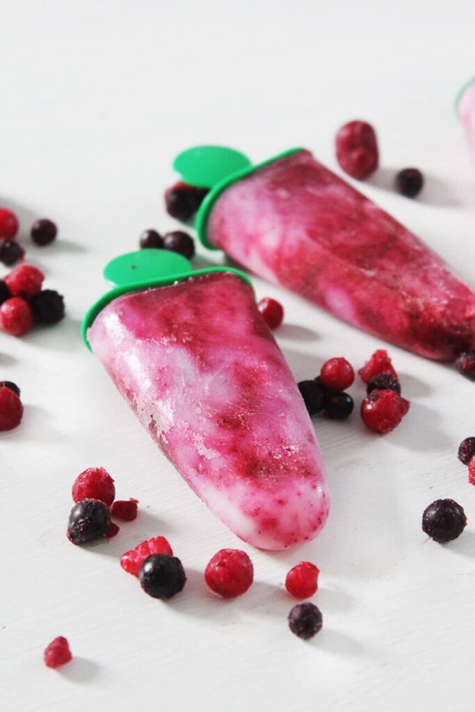 Receta de Paletas heladas de yogurt y fruta