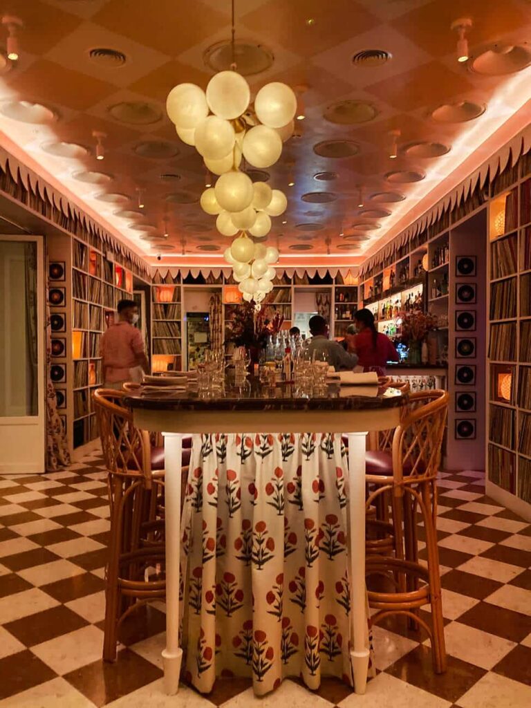 Interior decoración de Belmondo
