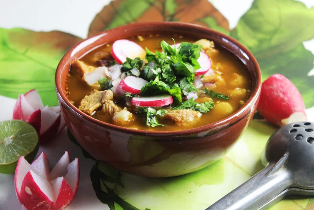 Como hacer pozole mexicano