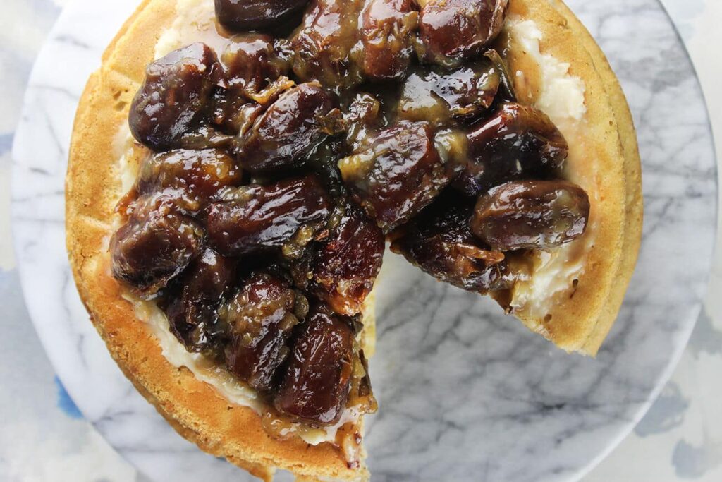 Vanilla date vegan cake 