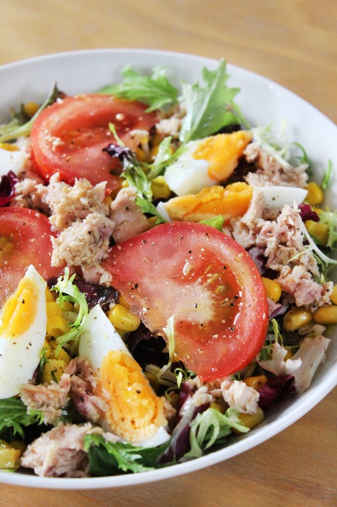 How to make tuna and egg salad