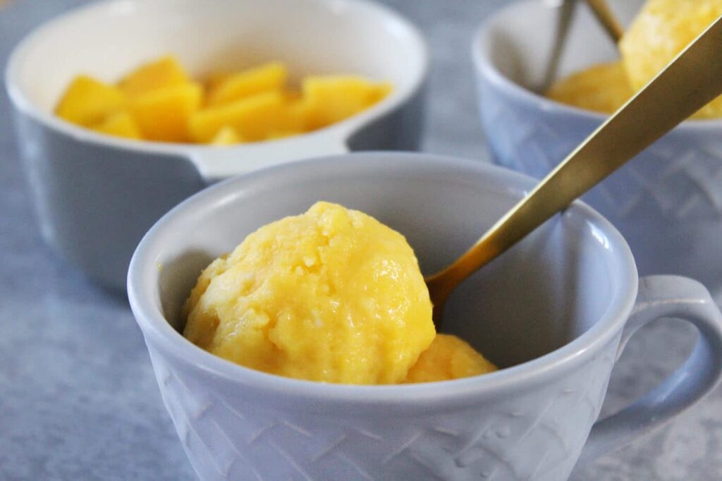 Helado de mango fácil