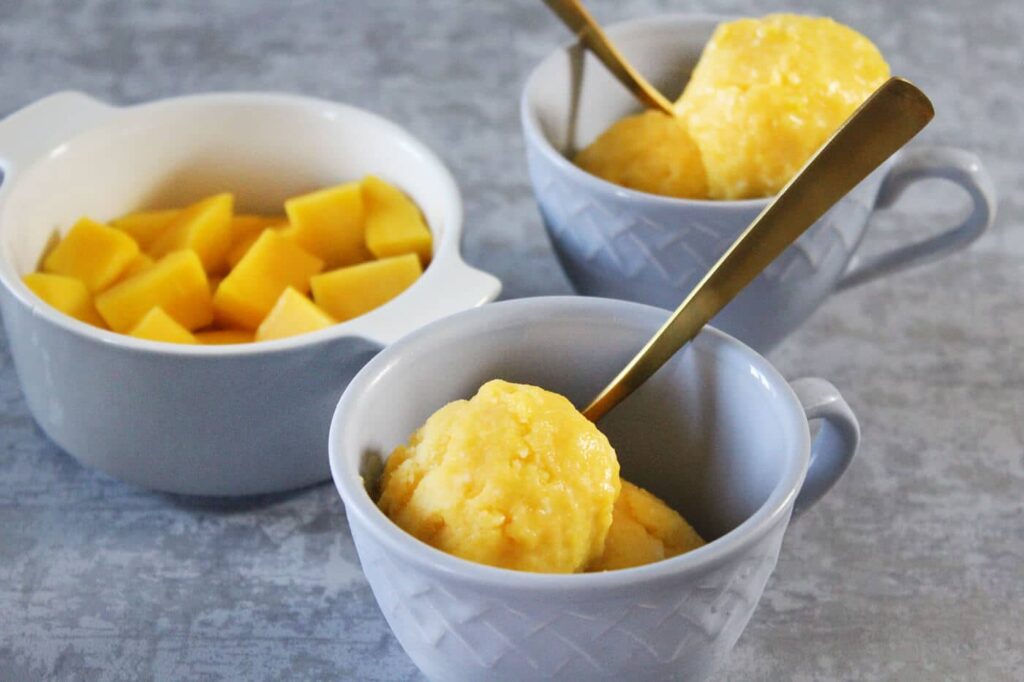 an easy mango ice cream 