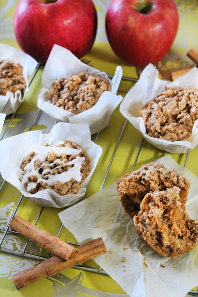 cómo hacer muffins de manzana con crumble