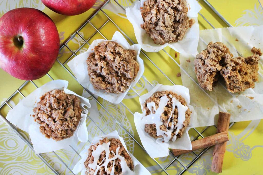 Apple crumb muffins