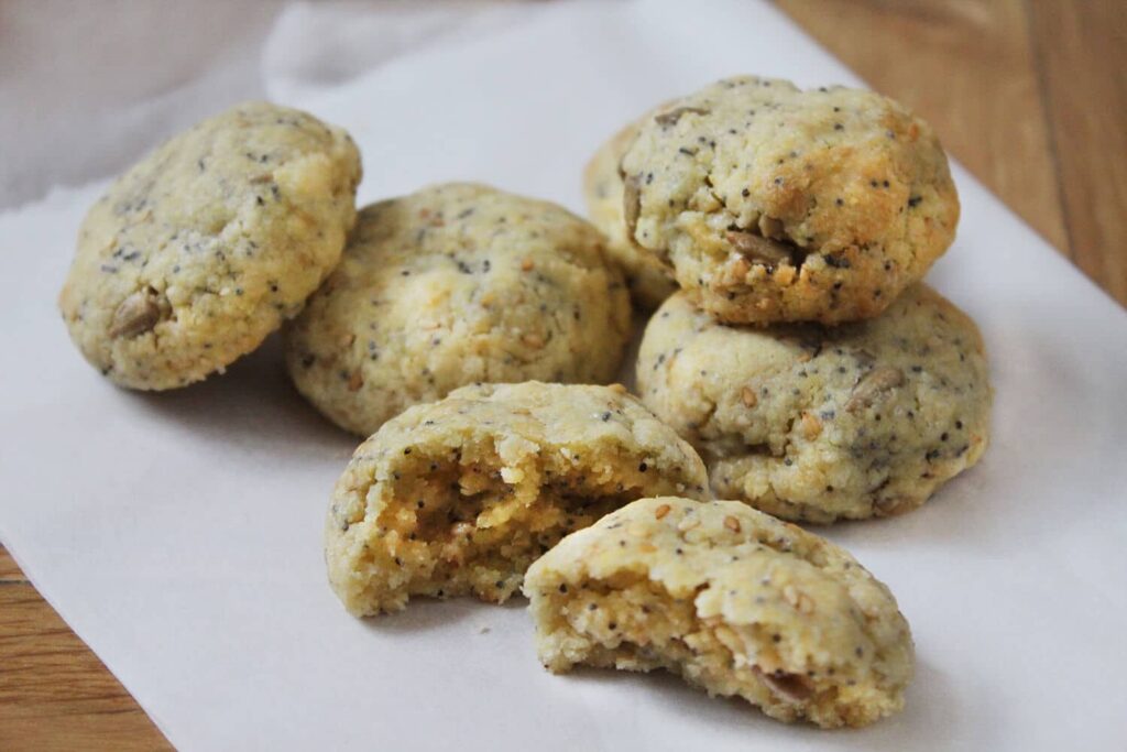 Poppy seed and sesame butter cookies with sunflower seeds