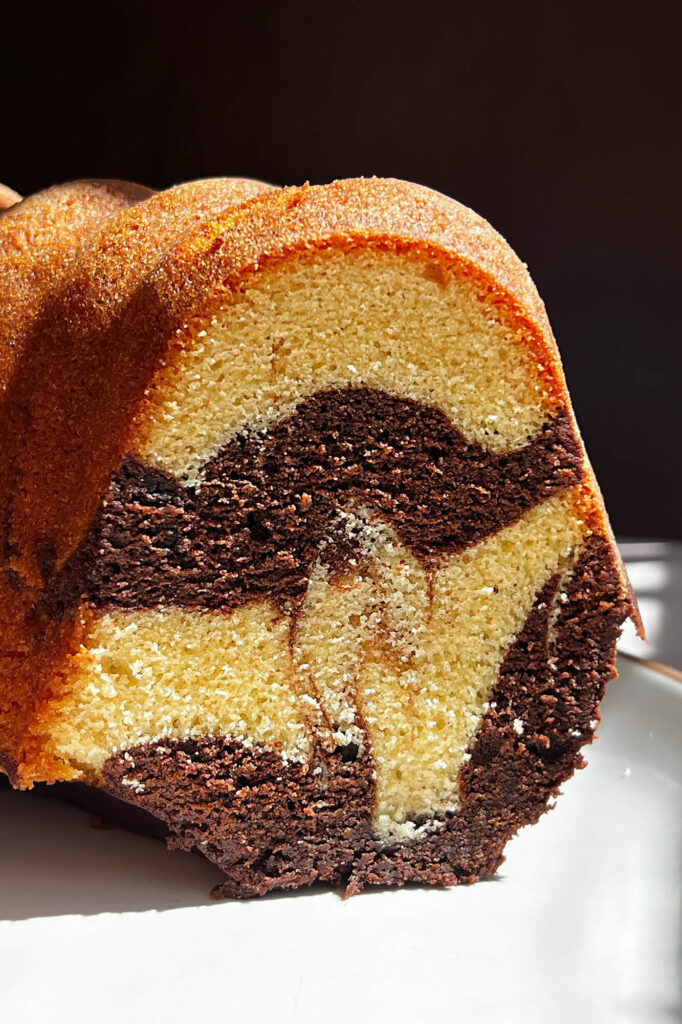 Cómo hacer un Panqué marmoleado de vainilla y chocolate