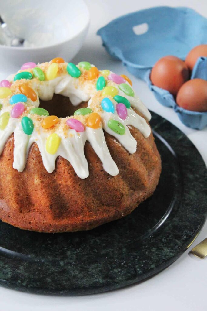 Cómo hacer una rosca de zanahoria de pascua