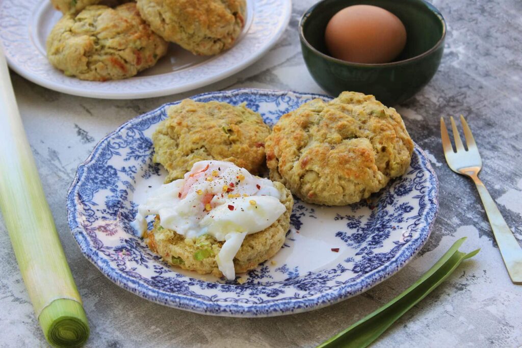 Pesto cheese and leeks scones