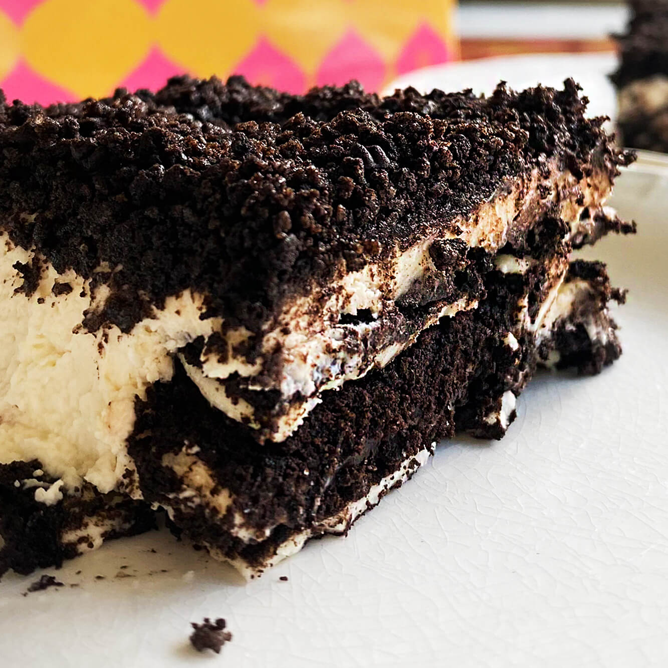 Fotografía de la receta de carlota de oreo sin hornear.