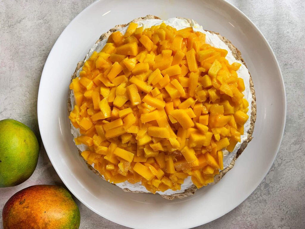 How to make mango meringue cake