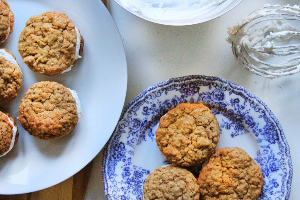 Oatmeal whoopie pies