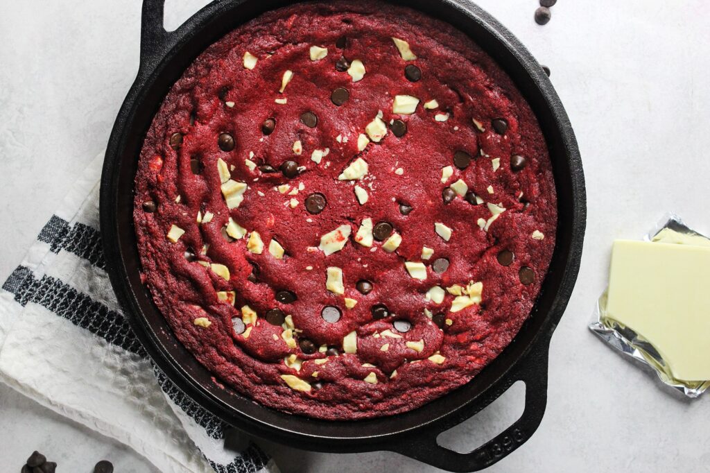 Galleta red velvet en sartén