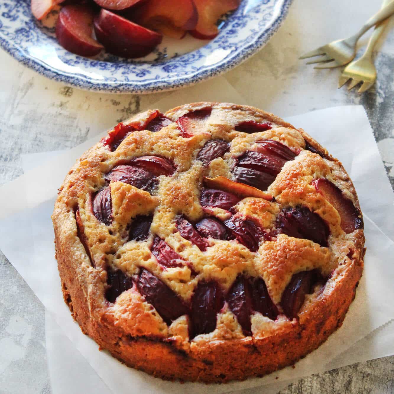 Fotografía de la receta de pastel de ciruela.
