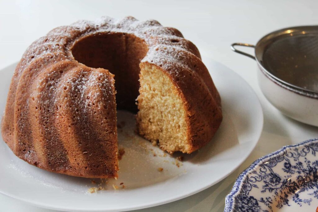 How to make a white chocolate pound cake