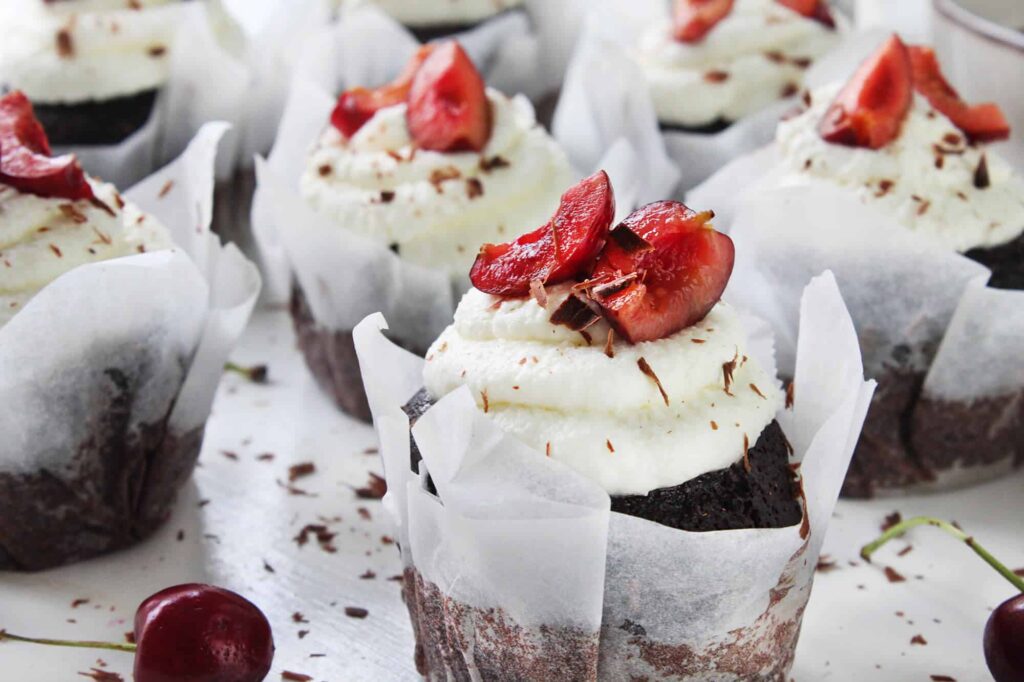 Receta de cupcakes selva negra