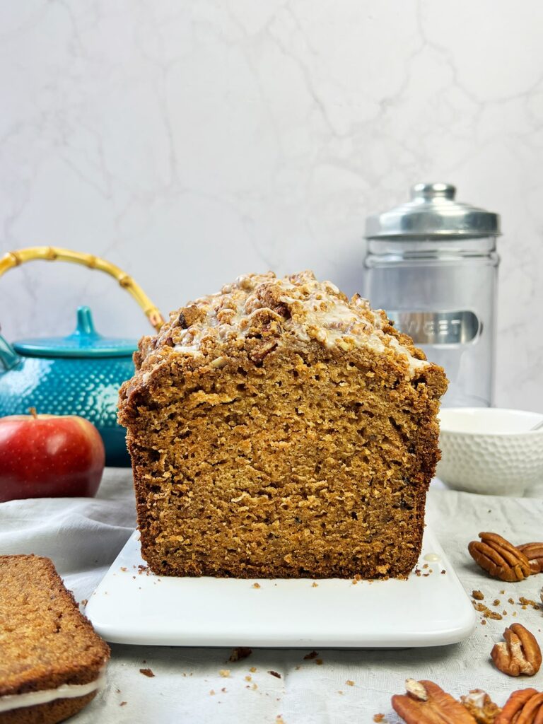 How to make an apple crumble pound cake