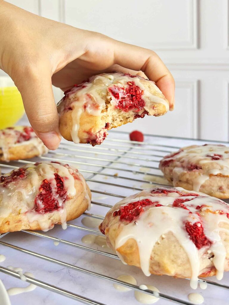 Receta de galletas de limón y frambuesa