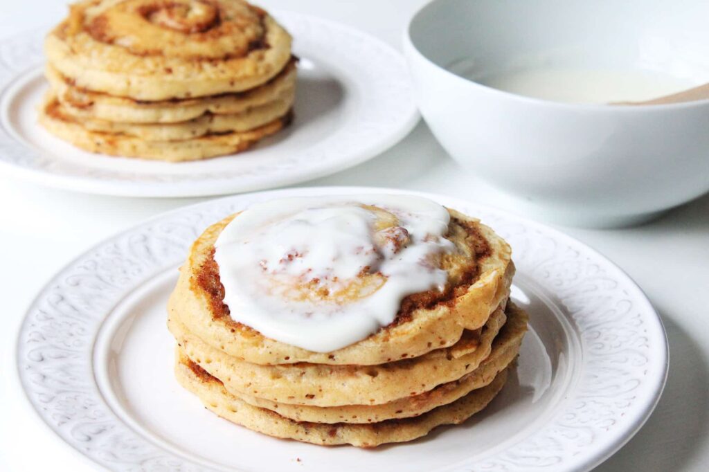 Receta de hot cakes de roles de canela