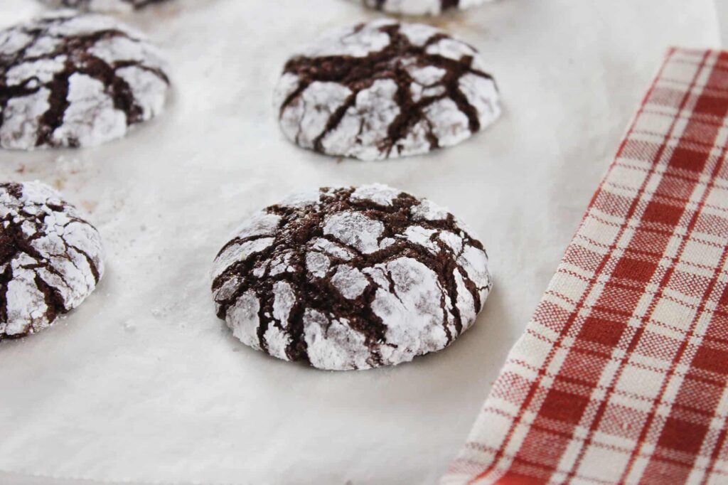The best chocolate crinkle cookies