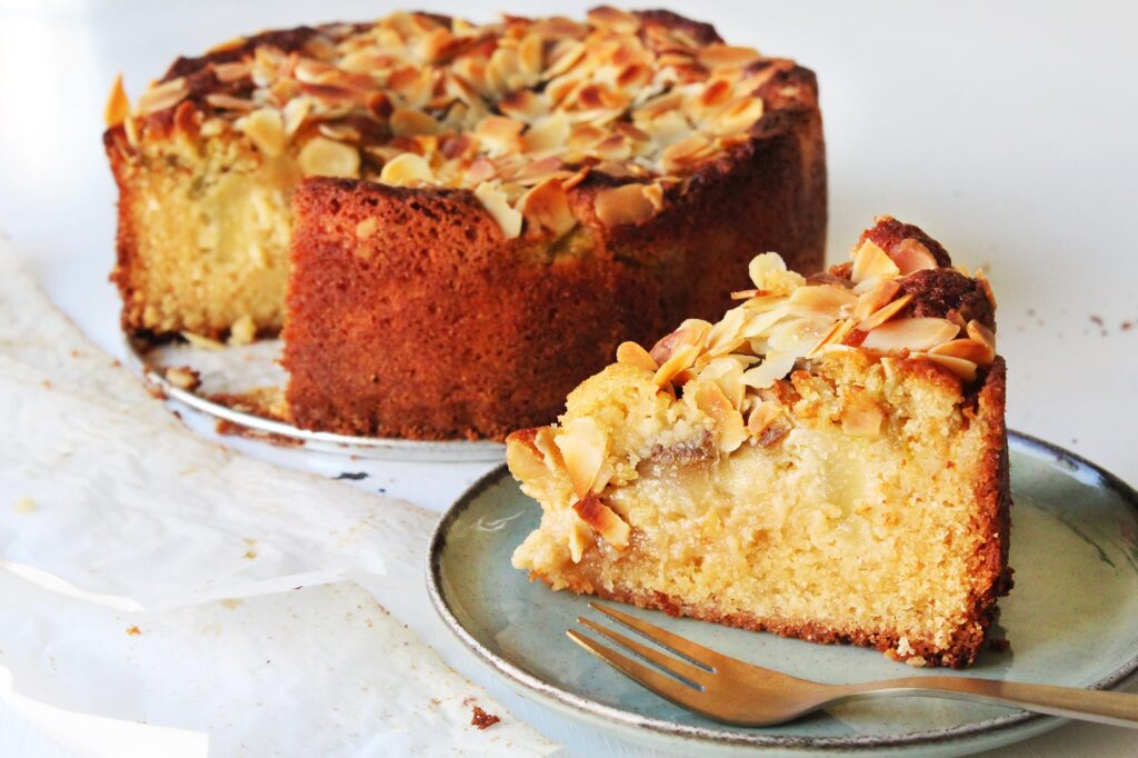 How to make an Almond and pear cake