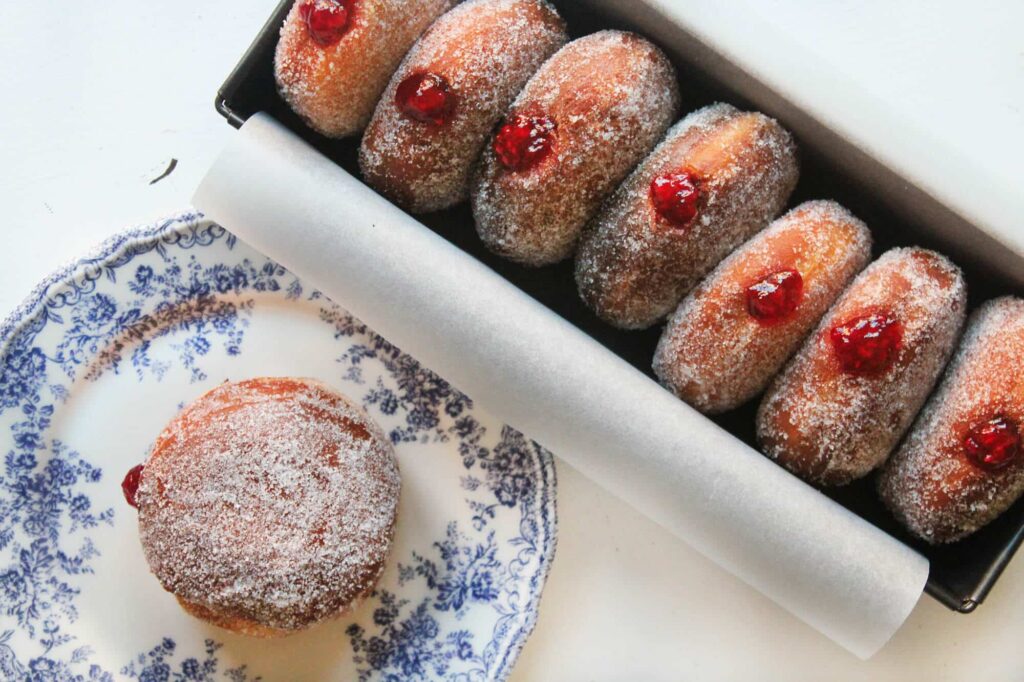 Donas rellenas de mermelada