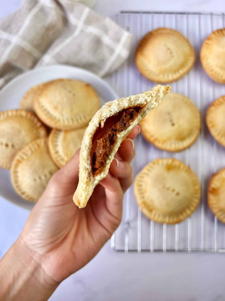 How to make Mexican cajeta coyotas