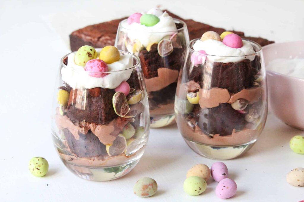 How to make Easter brownie parfaits
