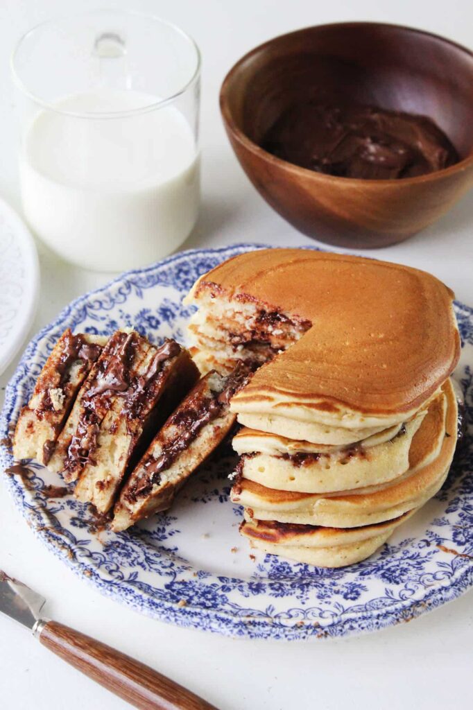 Hot cakes rellenos de nutella