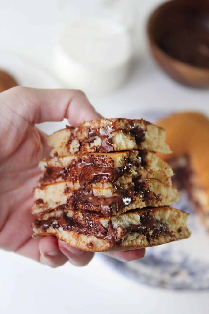 How to make Nutella-stuffed pancakes