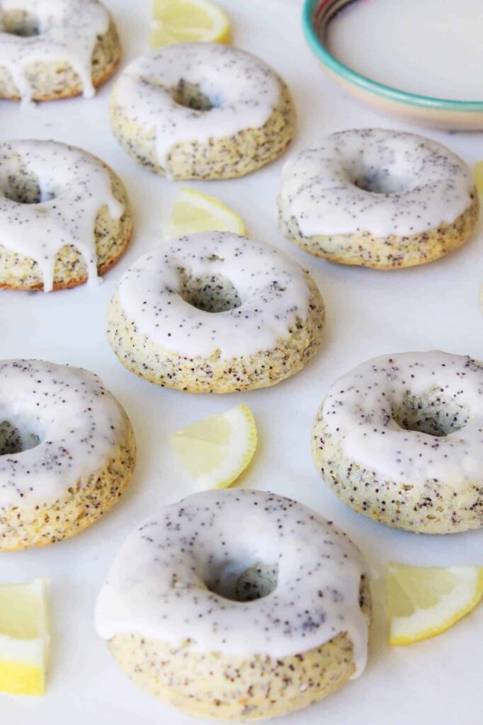 Donas horneadas de limón y semillas de amapola