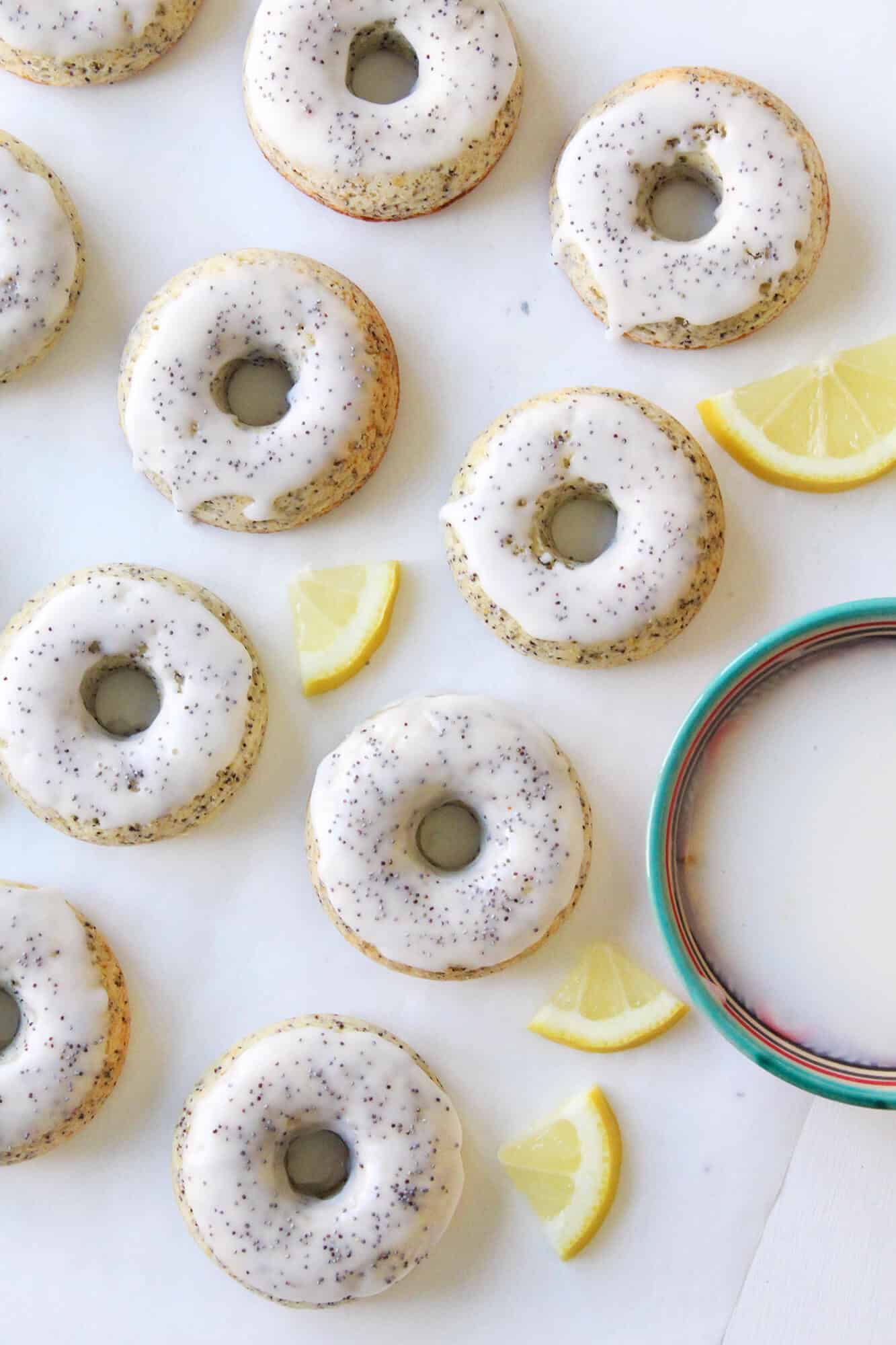 Donas horneadas de limón y semillas de amapola