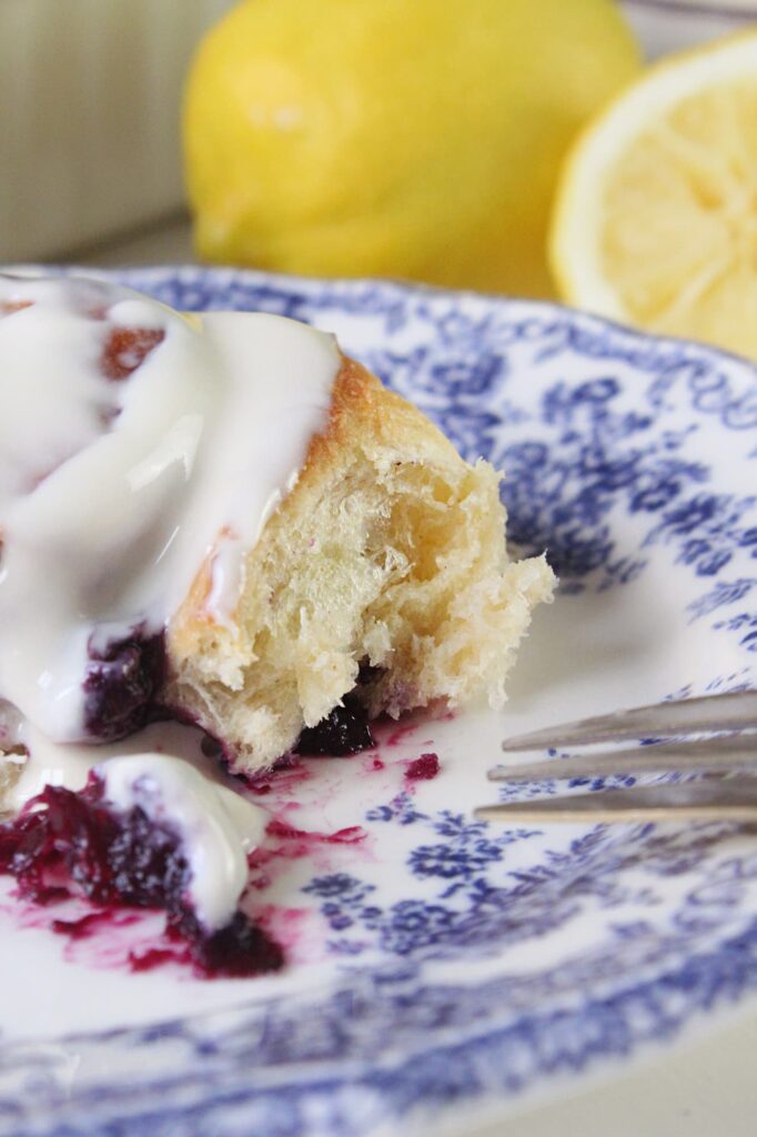 Blueberry lemon sweet rolls recipe
