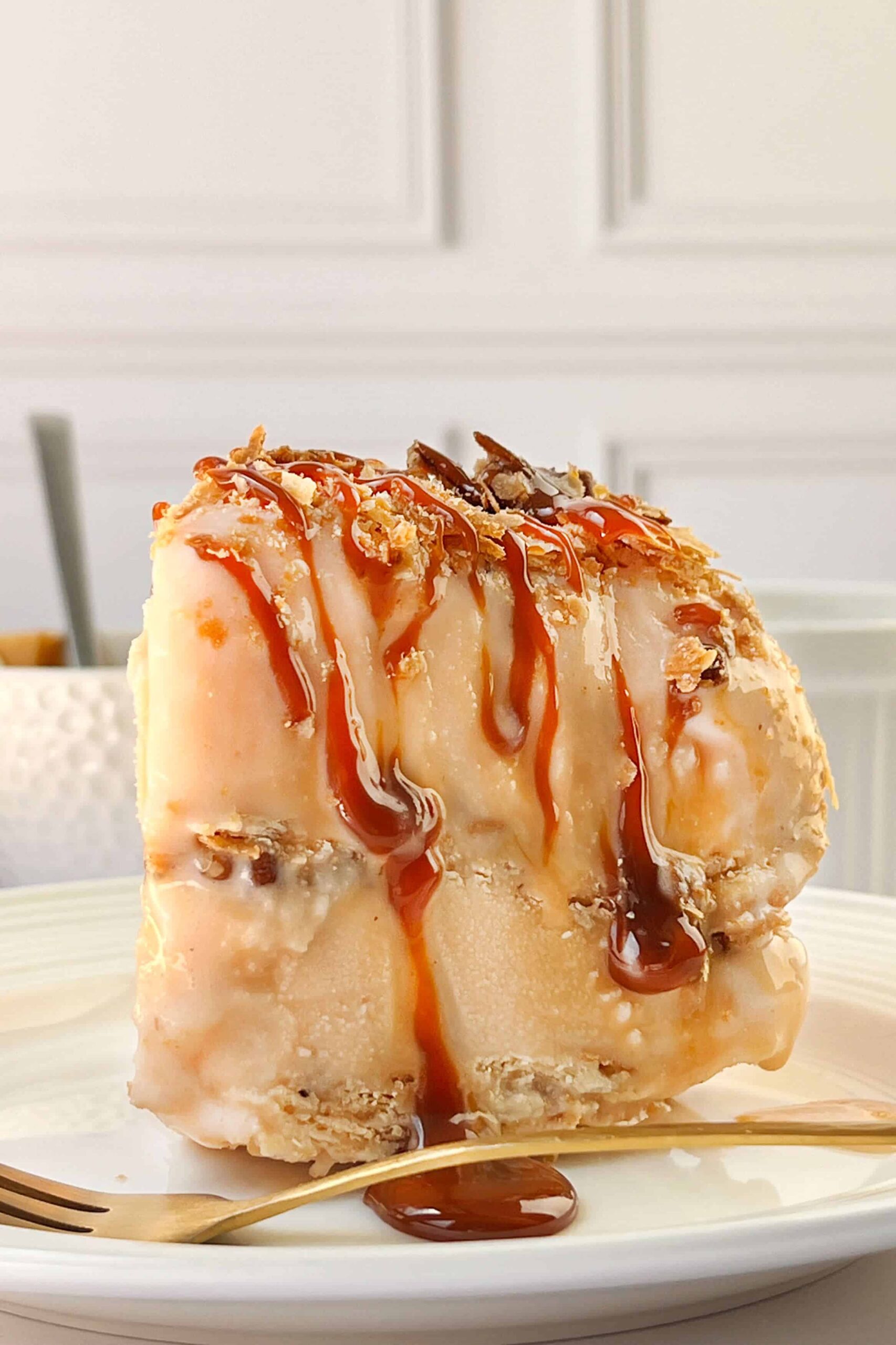Vanilla puff pastry ice cream cake