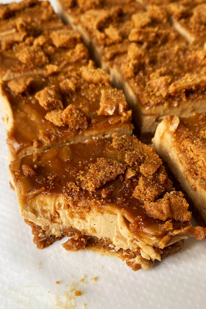 No bake Biscoff cheesecake bars recipe