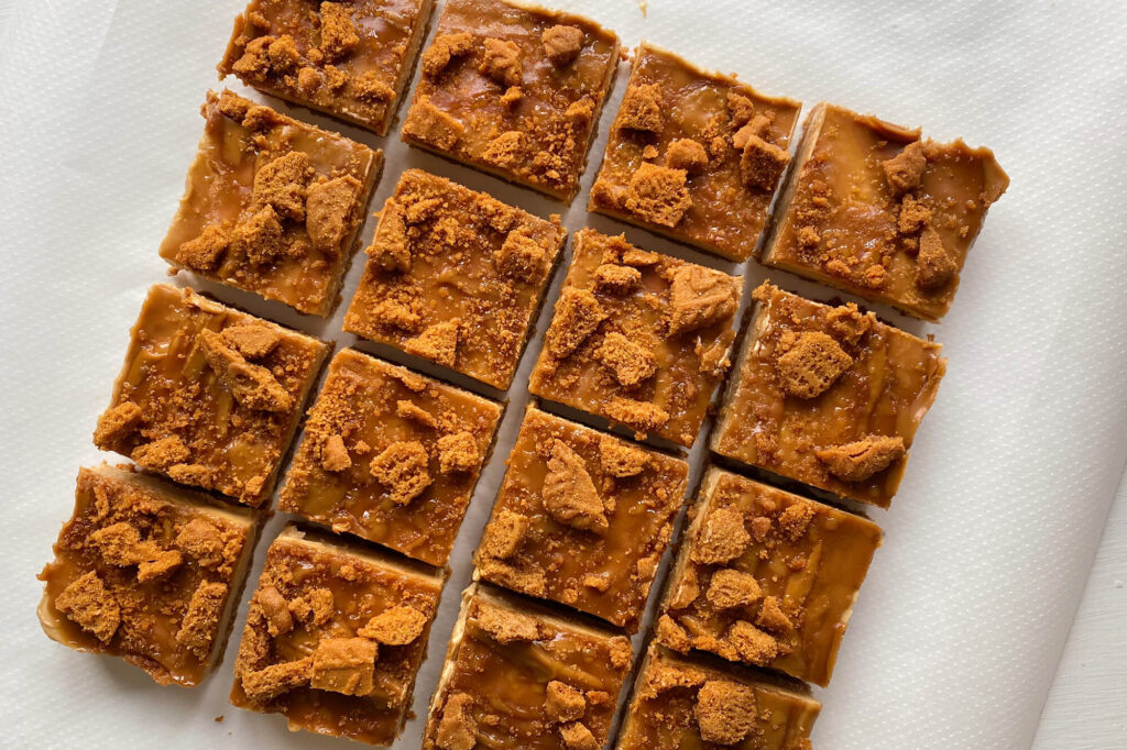 No bake Biscoff cheesecake bars
